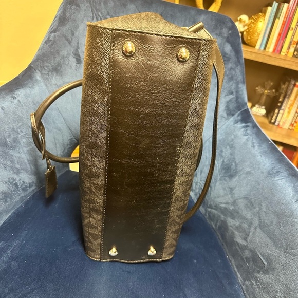 MICHAEL KORS VINTAGE HAMILTON PURSE - Picture 4 of 10